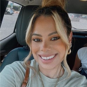 Meet your Posher, Rae